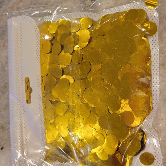 Confetti - Picture 1 of 2